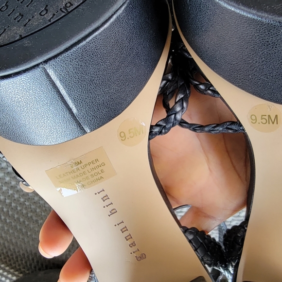 Gianni Bini platform heels - Picture 2 of 4